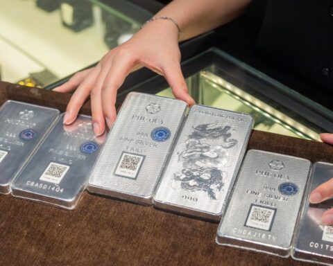 Sau cú rơi hơn 20%, một yếu tố đang ủng hộ giá bạc phục hồi trong tháng 7