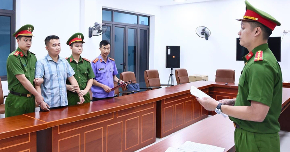 Phê chuẩn lệnh bắt khẩn cấp giáo viên Trường THPT chuyên Tuyên Quang vụ điểm thi Toán