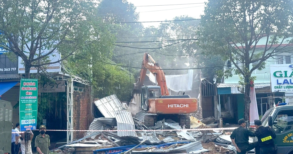 Phú Quốc cưỡng chế thu hồi đất 2 hộ dân sau gần 20 năm không chịu bàn giao