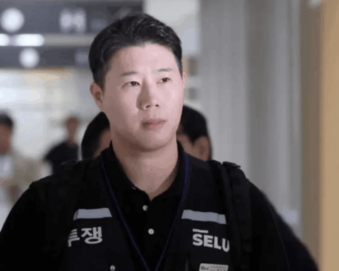 Người đàn ông 35 tuổi khiến đế chế Samsung lao đao, Chủ tịch Lee Jae-yong phải khẩn cấp về nước, cúi đầu xin lỗi 3 lần trước ống kính truyền thông