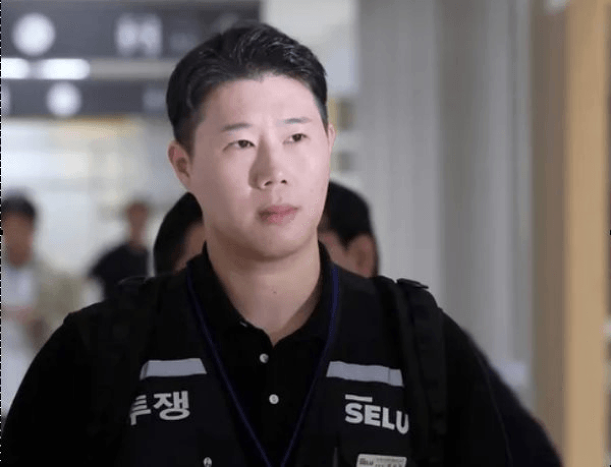 Người đàn ông 35 tuổi khiến đế chế Samsung lao đao, Chủ tịch Lee Jae-yong phải khẩn cấp về nước, cúi đầu xin lỗi 3 lần trước ống kính truyền thông