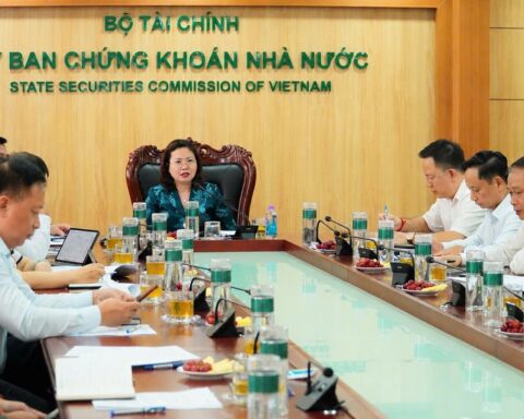 Chủ tịch UBCKNN: Thị trường chứng khoán Việt Nam tăng trưởng ổn định