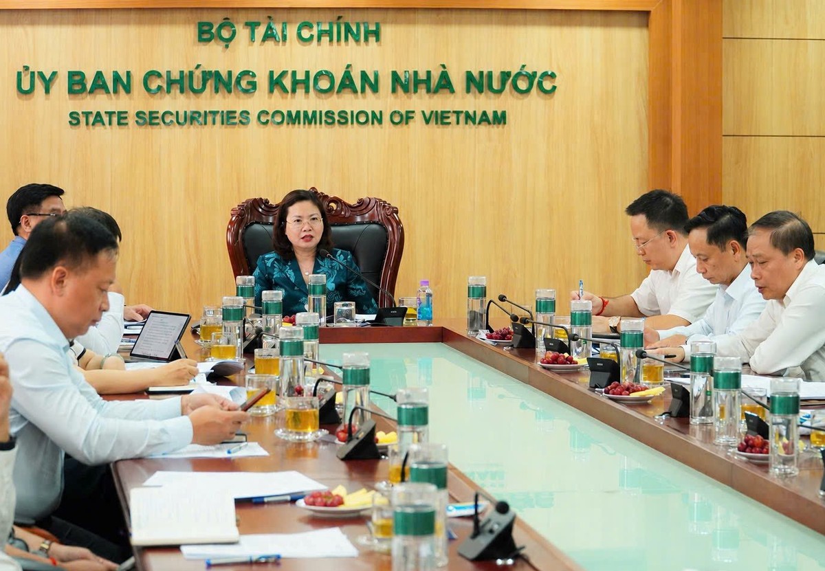 Chủ tịch UBCKNN: Thị trường chứng khoán Việt Nam tăng trưởng ổn định