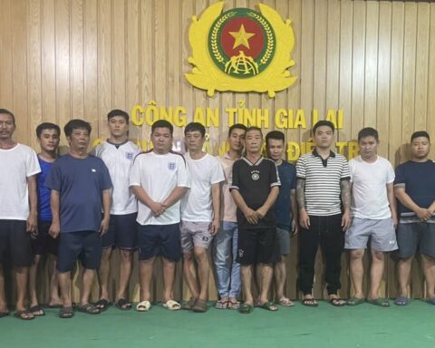 Đồng loạt khám xét khẩn cấp 19 địa điểm, bắt 16 người liên quan số tiền 100 tỷ đồng