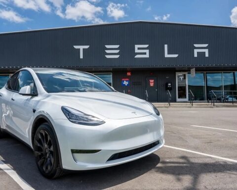 Tesla tăng tốc ngoài dự đoán: 480.126 xe giao trong quý II và tham vọng AI trị giá hàng tỷ USD
