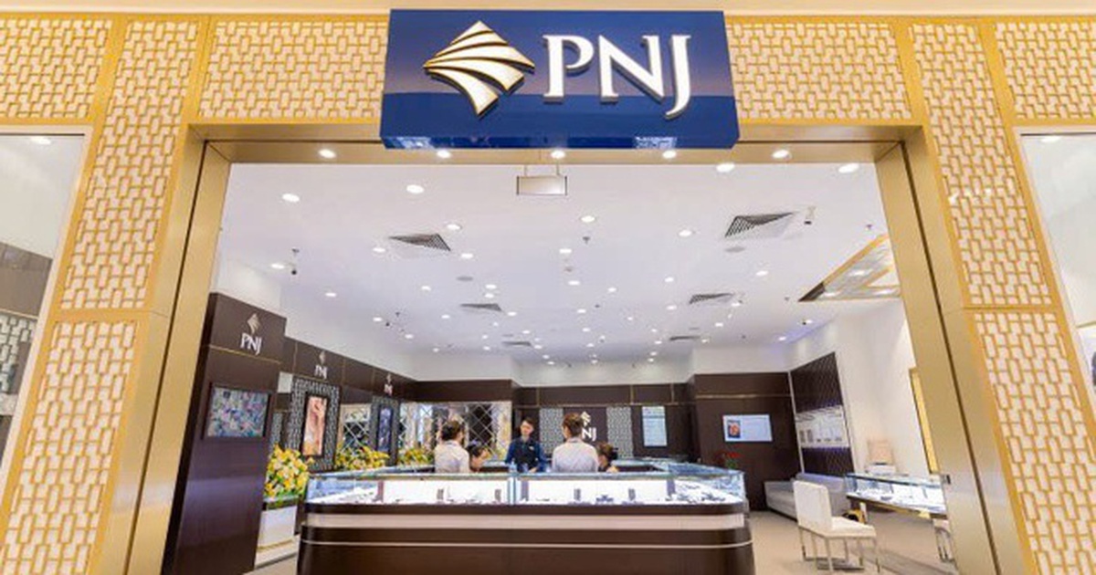 Người nhà Chủ tịch Cao Thị Ngọc Dung muốn gom thêm cổ phiếu PNJ
