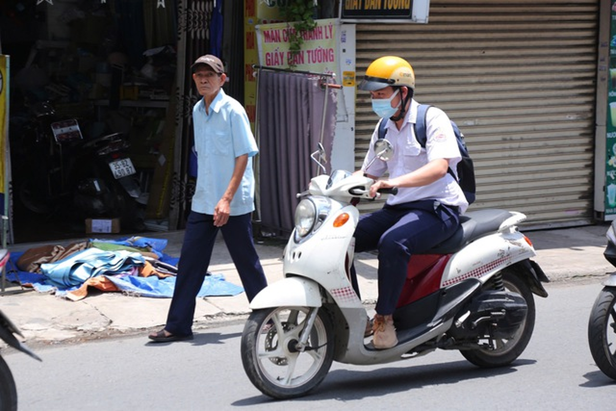 Cục CSGT bác tin “người từ 16 đến dưới 18 tuổi đi mọi loại xe máy đều bị phạt”