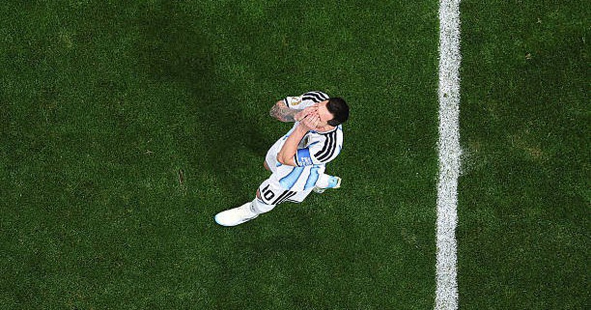 Messi đi vào lịch sử, trở thành cầu thủ đầu tiên trên thế giới sút trượt 2 quả penalty tại 1 kỳ World Cup
