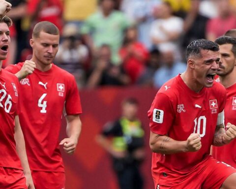 Thần kinh thép chuẩn “Swiss made”: Thụy Sĩ hạ gục Colombia trên chấm penalty cân não, thách thức Argentina ở tứ kết World Cup