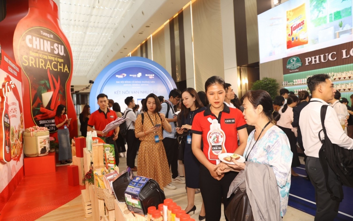 Khối ngoại trở lại mua ròng, gom mạnh MCH trước kỳ cơ cấu VN30