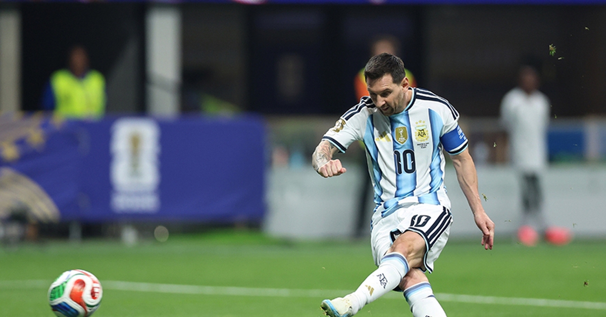 Vì sao Messi chỉ cao 1,7m?