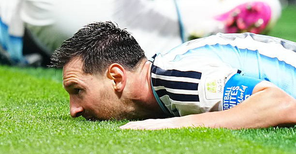 Vì sao Messi hay đá hỏng penalty?