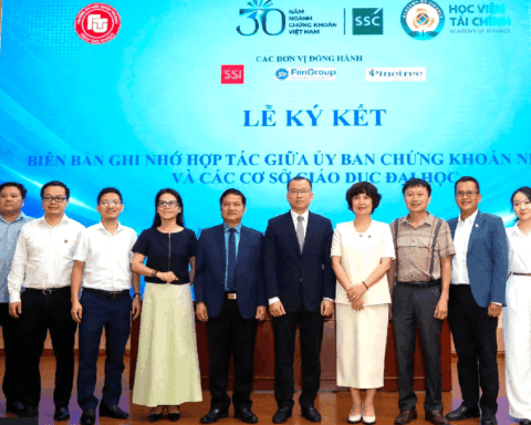 UBCKNN bắt tay hai trường đại học lớn, đẩy mạnh đào tạo nhân lực ngành chứng khoán
