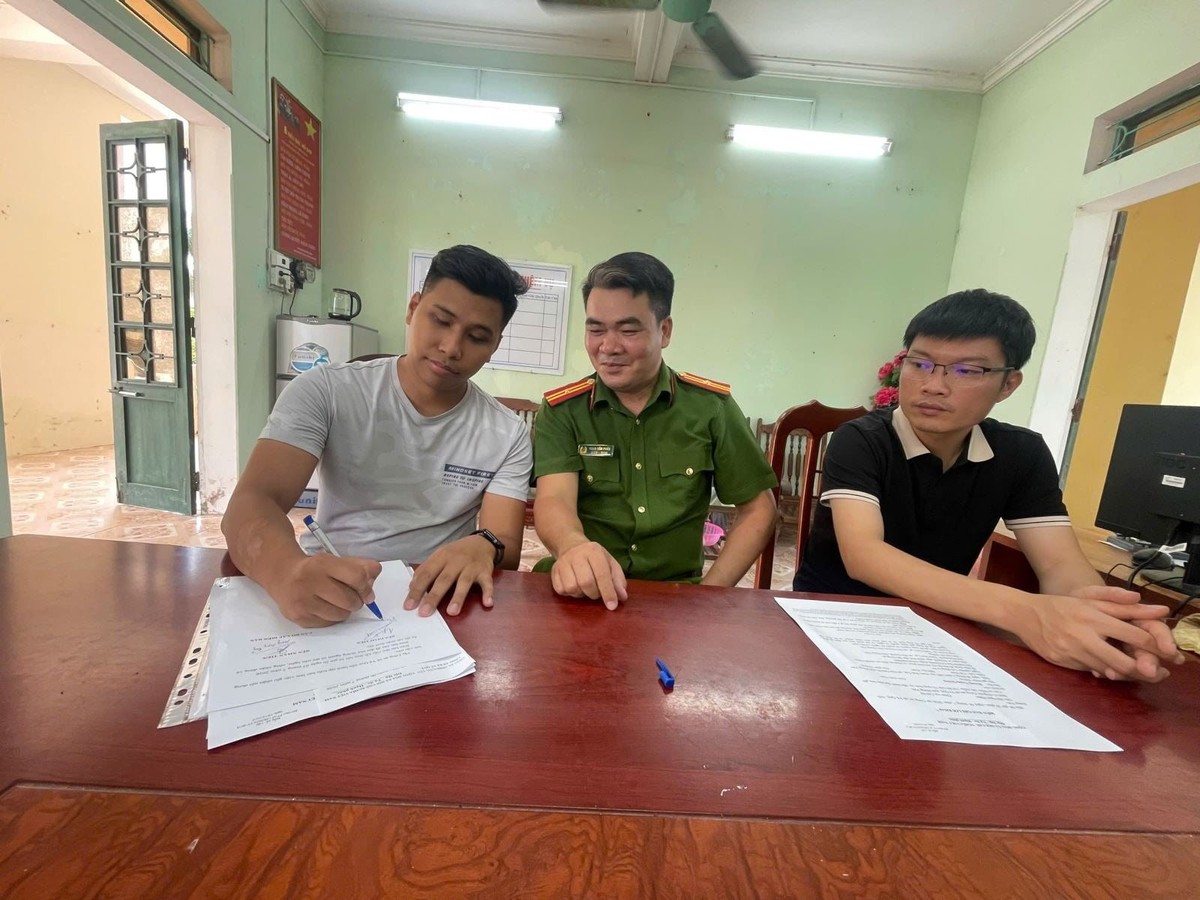 Tài khoản ngân hàng phát sinh giao dịch 19,5 triệu đồng, Công an mời người đàn ông SN 1998 lên làm việc
