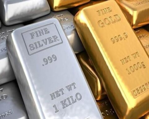Quỹ vàng lớn nhất thế giới có động thái “lạ”, IShare Silver Trust quay đầu “xả” hơn chục tấn bạc