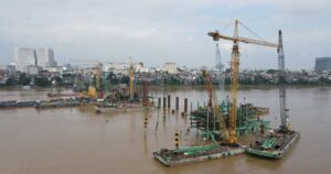 Ba đại công trường vượt sông Hồng tăng tốc