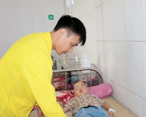 Đừng vội nghĩ trẻ sơ sinh sùi bọt miệng chỉ là ọc sữa