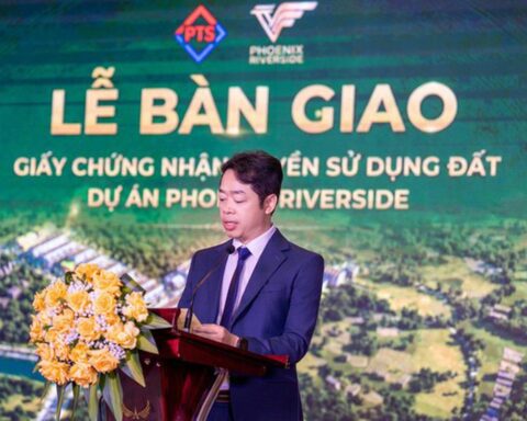 Phoenix Riverside trao sổ hồng cho những cư dân đầu tiên, đánh dấu cột mốc mới