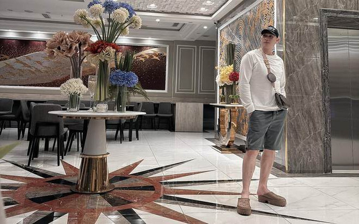 Nam nghệ sĩ là Viện phó rao cho thuê penthouse 650m² có 8 phòng ngủ, 10 toilet, hồ bơi riêng