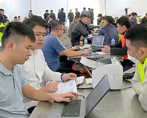 Gần 200 cảnh sát đồng loạt bắt 60 đối tượng tại nhiều cửa khẩu, sân bay: Hé lộ đường dây lừa đảo 13.543 bị hại