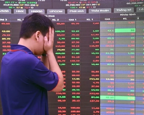 Cổ phiếu bị bán tháo đồng loạt