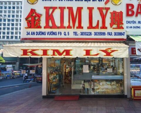 Vụ chủ tiệm vàng Kim Lý nổi tiếng hàng đầu Tp. HCM bị khởi tố: Hé lộ thủ đoạn giao nhận bằng “mật mã” đặc biệt và cách giấu kim cương qua cửa kiểm tra