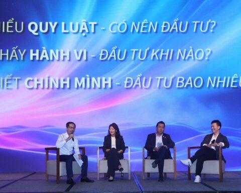 Ba bước để ra quyết định đầu tư: Hiểu quy luật, thấy hành vi, biết chính mình