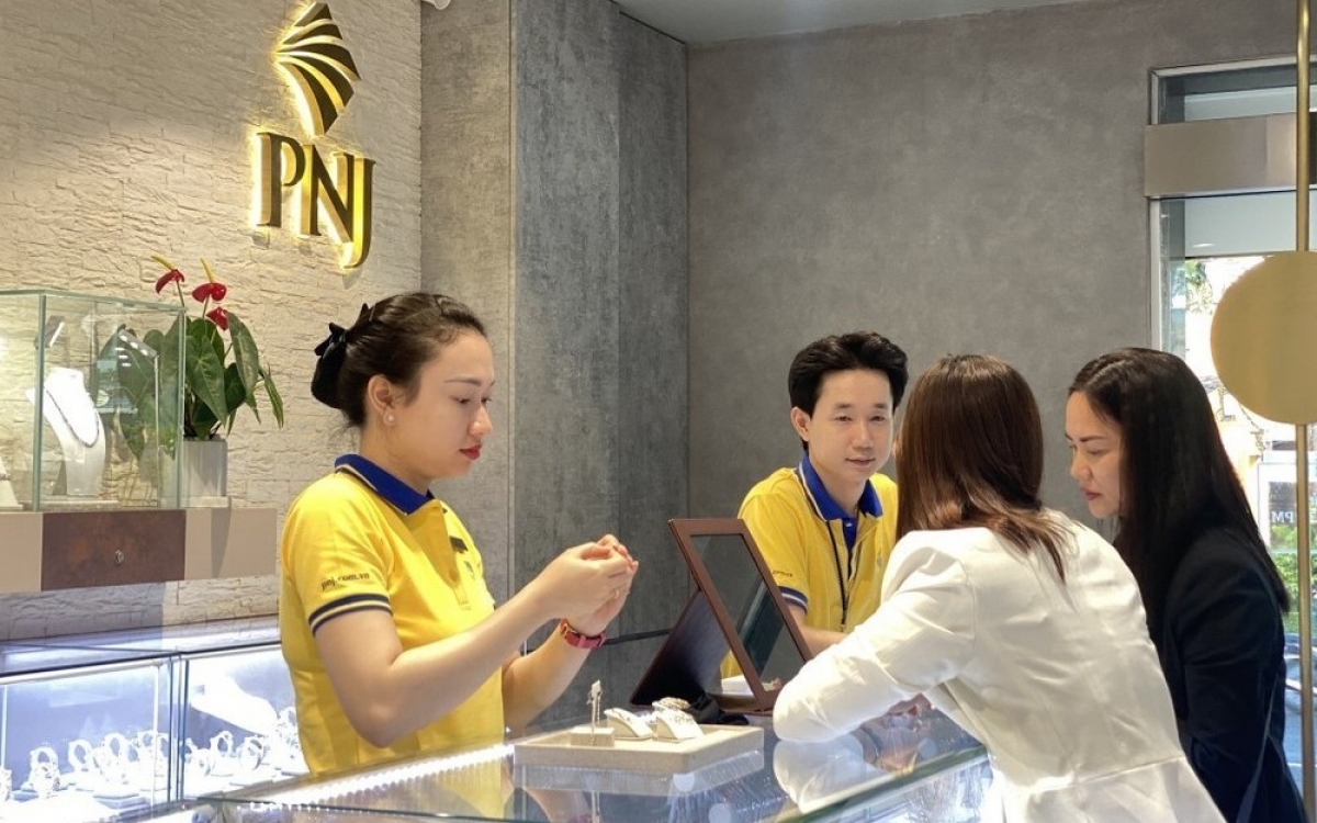 Khối ngoại quay lại mua ròng PNJ sau chuỗi 7 phiên “xả hàng”