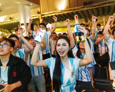 Màn ngược dòng khó tin của Argentina khiến fan như nổ tung: “Quá cảm xúc!”