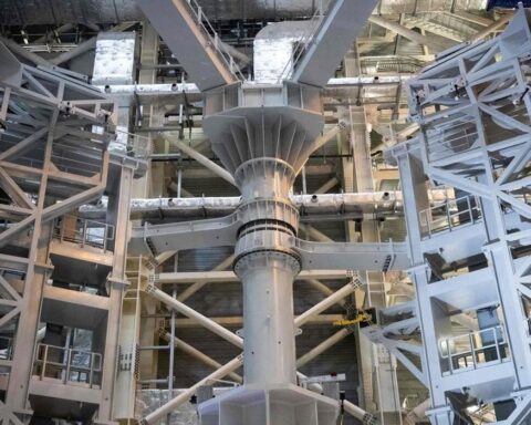 Phát hiện đường ống dài 23km sắp vỡ, dự án 27 tỷ USD báo động đỏ nhưng 3.200 người lại hò reo vì thành công lớn