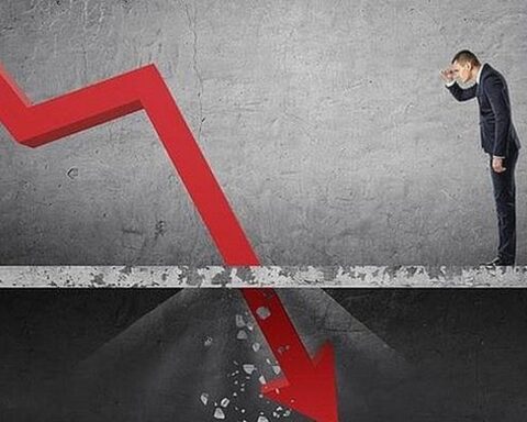 Chứng khoán “rơi” 150 điểm từ đỉnh, đáy đã dần lộ diện?