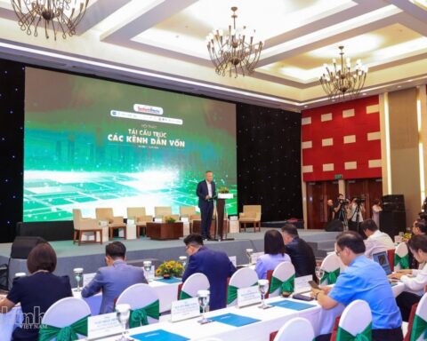 Thị trường chứng khoán cần phát huy mạnh hơn vai trò kênh dẫn vốn trung và dài hạn