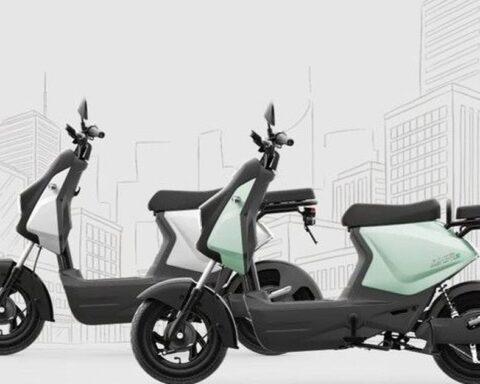 VinFast ra mắt xe máy điện nhỏ gọn không cần bằng lái, giá 12 triệu đồng