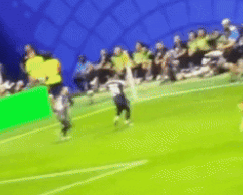 Video làm rõ nguyên nhân cậu Be Bellingham nổi điên tát cầu thủ Argentina