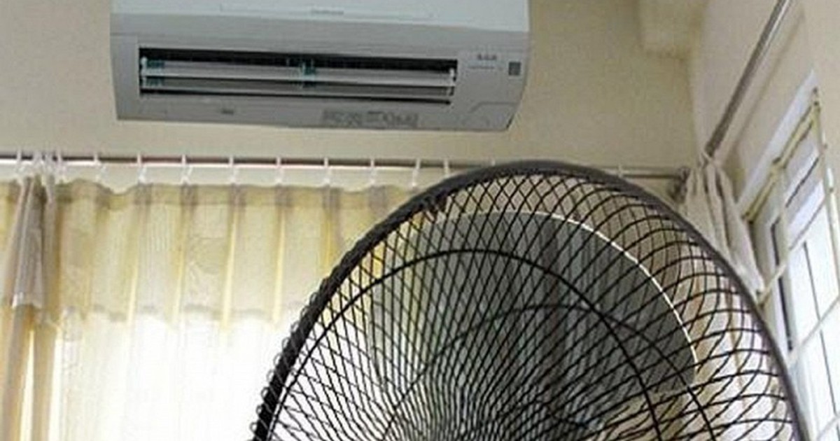 Lời khuyên cho gia đình bật điều hòa + bật quạt suốt đêm
