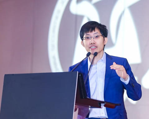 Chân dung nhà sáng lập DeepSeek, tỷ phú AI giàu nhất thế giới
