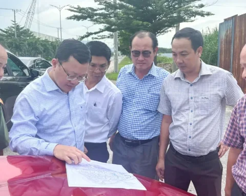 Lãnh đạo phường Tân Phước khảo sát dự án Cảng Cái Mép Hạ và Khu công nghiệp Phú Mỹ 3