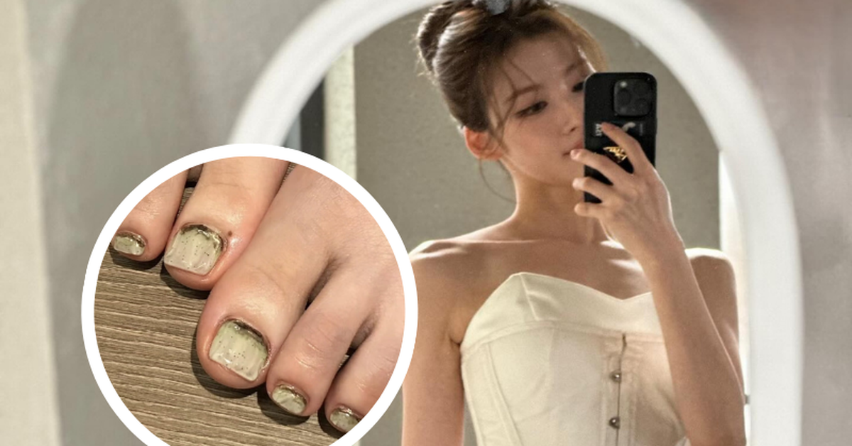 Rợn tóc gáy vì lướt trúng bộ móng chân rong rêu của mỹ nhân top 3 thế giới