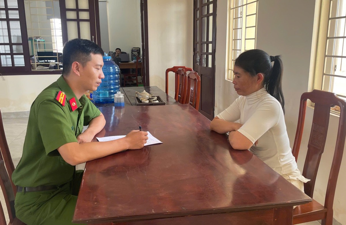 Nguyễn Thị Thanh Nga 48 tuổi ra đầu thú