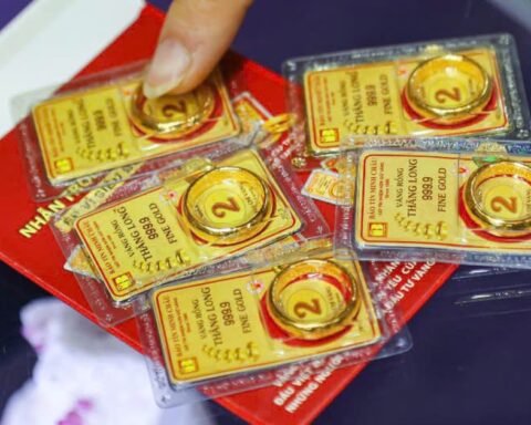 Giá vàng hôm nay 19/7: Đứng ở ngưỡng thấp