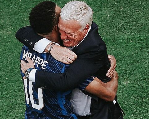 Mbappe viết tâm thư đẫm nước mắt chia tay HLV Deschamps: “Đáng lẽ sẽ có đoạn kết viên mãn, nhưng chúng ta đã thất bại”