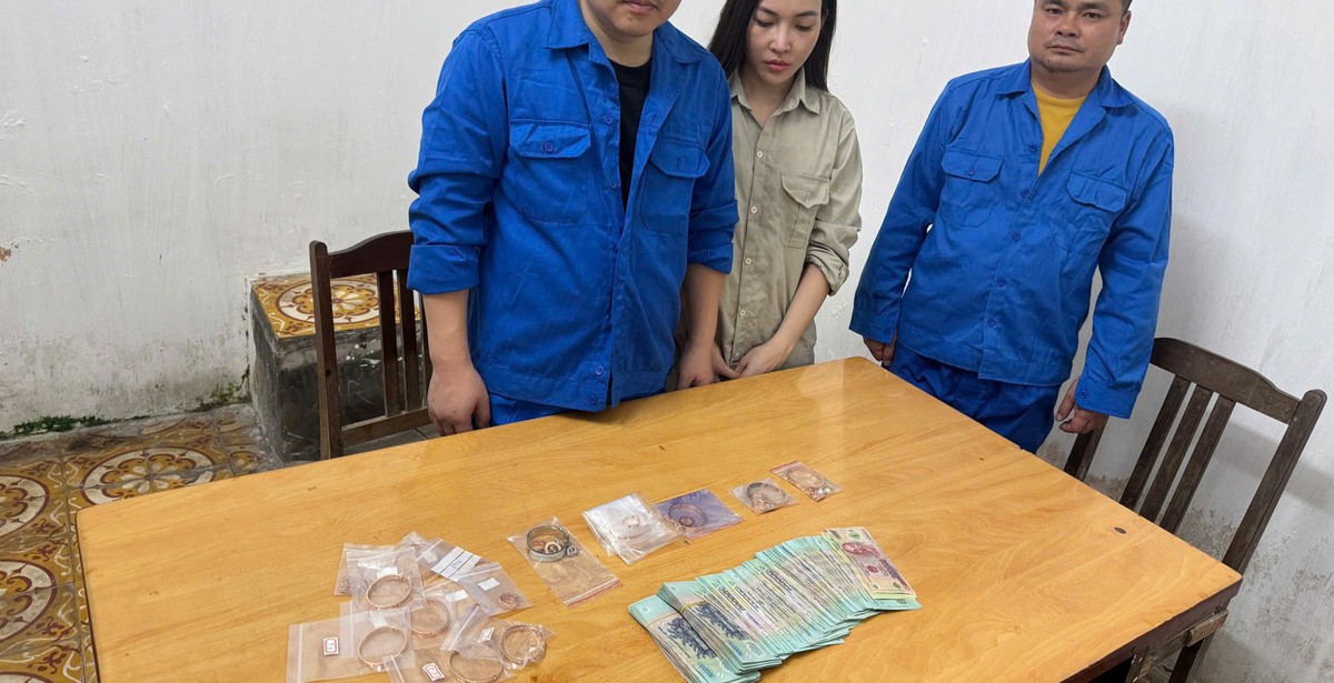 Khám xét căn hộ của Sùng Thị Hoản SN 2000, thu giữ hơn 1,3 kg vàng: Hé lộ chiêu lừa khiến nhiều tiệm vàng sập bẫy