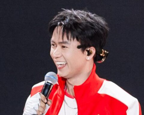 Dàn sao Việt fan Messi bùng nổ trước Chung kết World Cup: HURRYKNG mặc áo số 10 đi diễn, Bùi Công Nam công khai tỏ tình