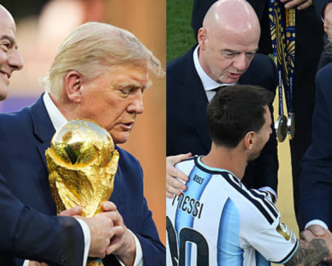 Tổng thống Donald Trump cùng chủ tịch FIFA trao cúp vô địch World Cup cho Tây Ban Nha, vỗ vai động viên Messi