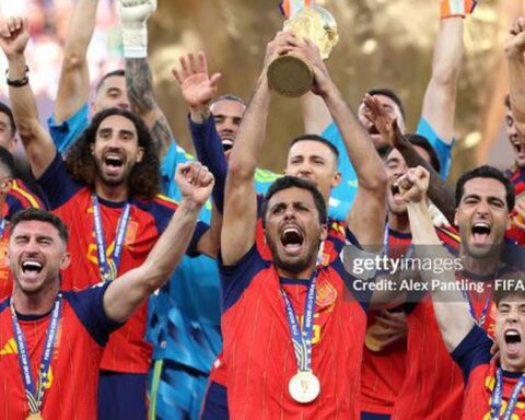 Trọn vẹn khoảnh khắc đăng quang của ĐT Tây Ban Nha, nâng cúp vô địch World Cup 2026: 16 năm chờ đợi đổi lấy đêm huy hoàng