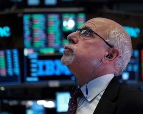 Khối ngoại chi hàng trăm tỷ “gom” một mã Bluechips trong ngày VN-Index lao dốc hơn 40 điểm