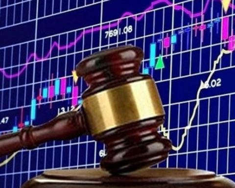 Xử phạt hai doanh nghiệp do vi phạm công bố thông tin trên thị trường chứng khoán