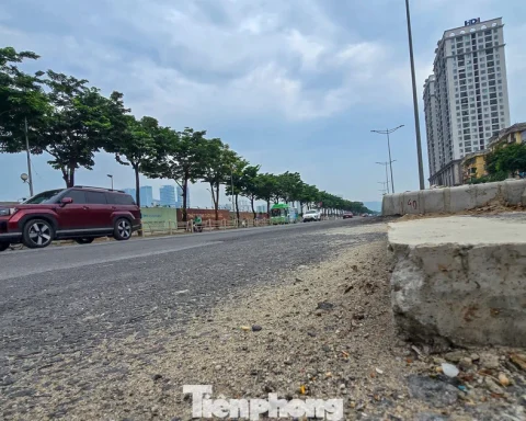 Hiện trạng mặt đường Võ Chí Công sau dự án cống hộp chống ngập