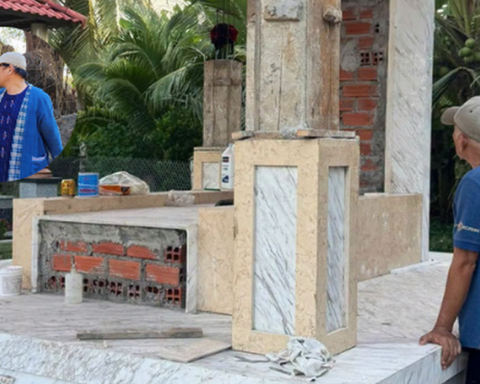 Xót xa nam NSND đình đám lặng lẽ xây mộ cho vợ vừa qua đời:  “Anh lại xây ngôi nhà mới cho em”