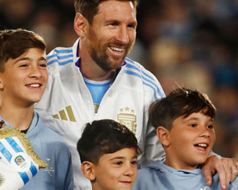 Argentina mơ về viễn cảnh Messi và Thiago cùng thi đấu tại World Cup 2030